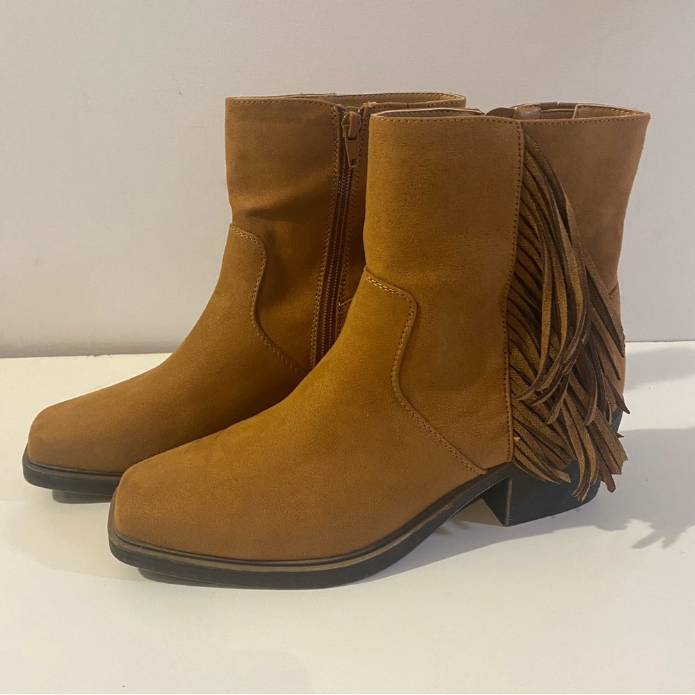SO Old Fashion Fringe Western Faux Suede Ankle Boots Size 7.5